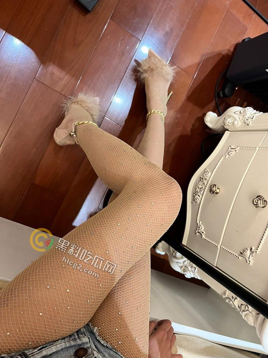 网黄「奶凶乖乖」一天不挨揍难受：拳交喝尿调教视频曝光，极限玩法让人惊呆！-10