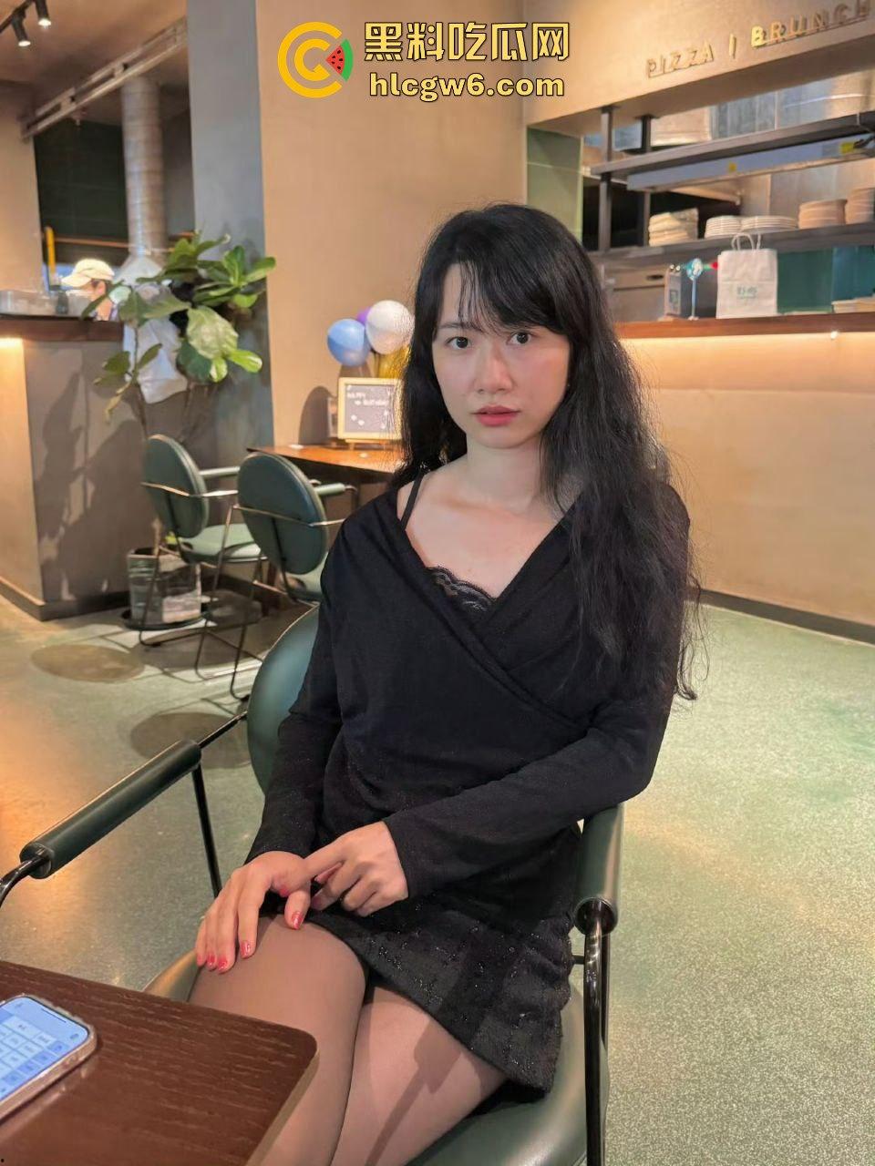 广东反差真实美艳少妇【林嘉玲】性感丝袜和高跟鞋,吕布来了都得射完再走-6