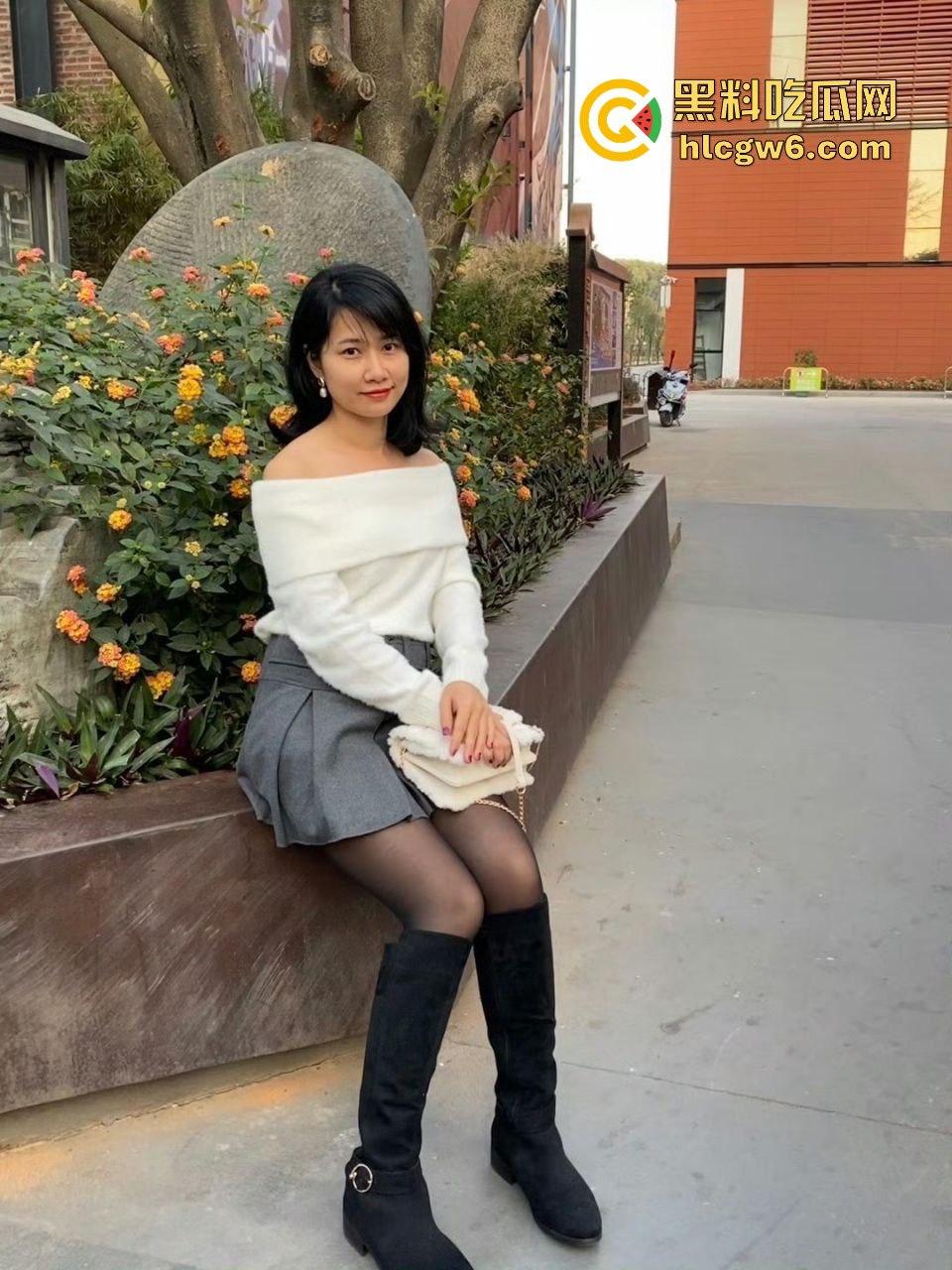 广东反差真实美艳少妇【林嘉玲】性感丝袜和高跟鞋,吕布来了都得射完再走-10