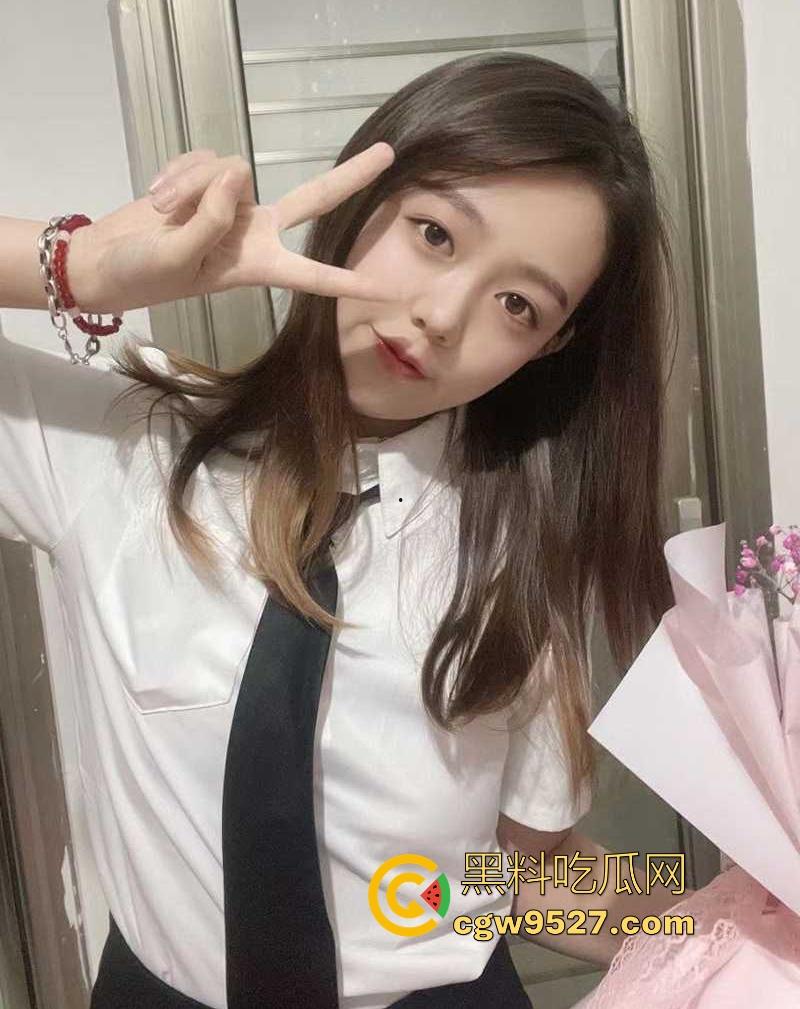 天津医科大学可爱女大【魏丫雅】不雅视频泄漏！清纯萝莉露脸骑乘，小贫乳摇摇晃晃，校园女神秒变反差母狗！-7