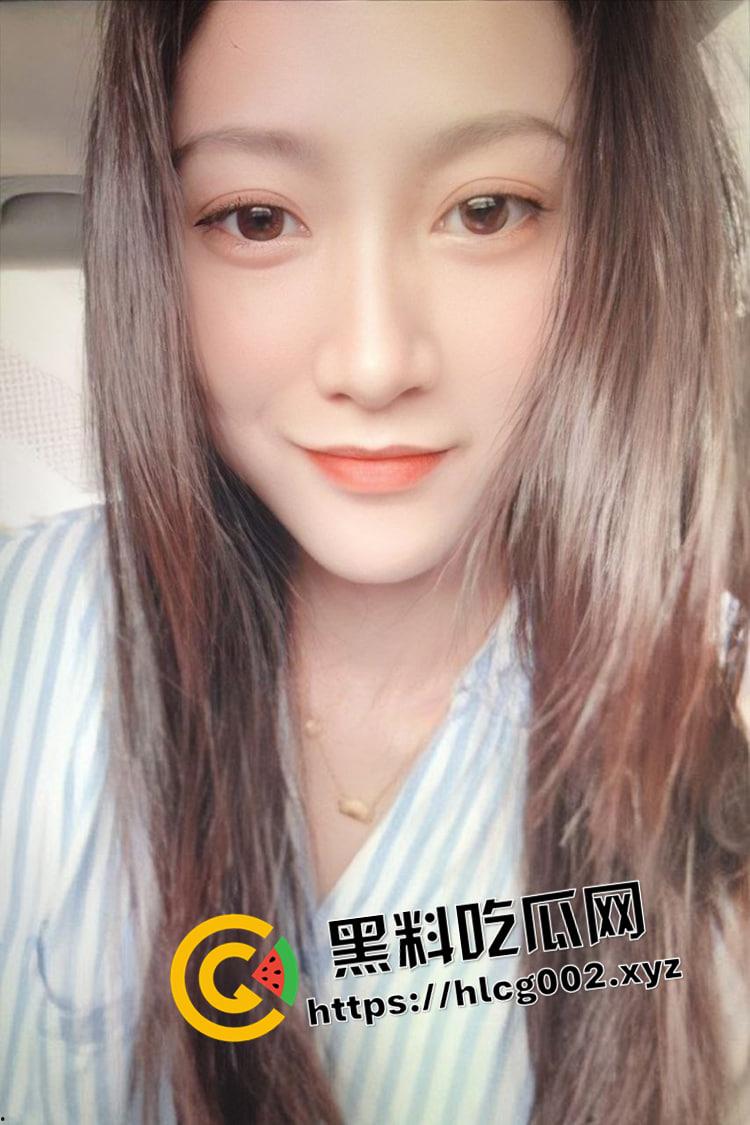 经典永流传！甜美少妇不为人知的一面 旺盛的黑森林下饱满的馒头逼 这才是良家的感觉-15