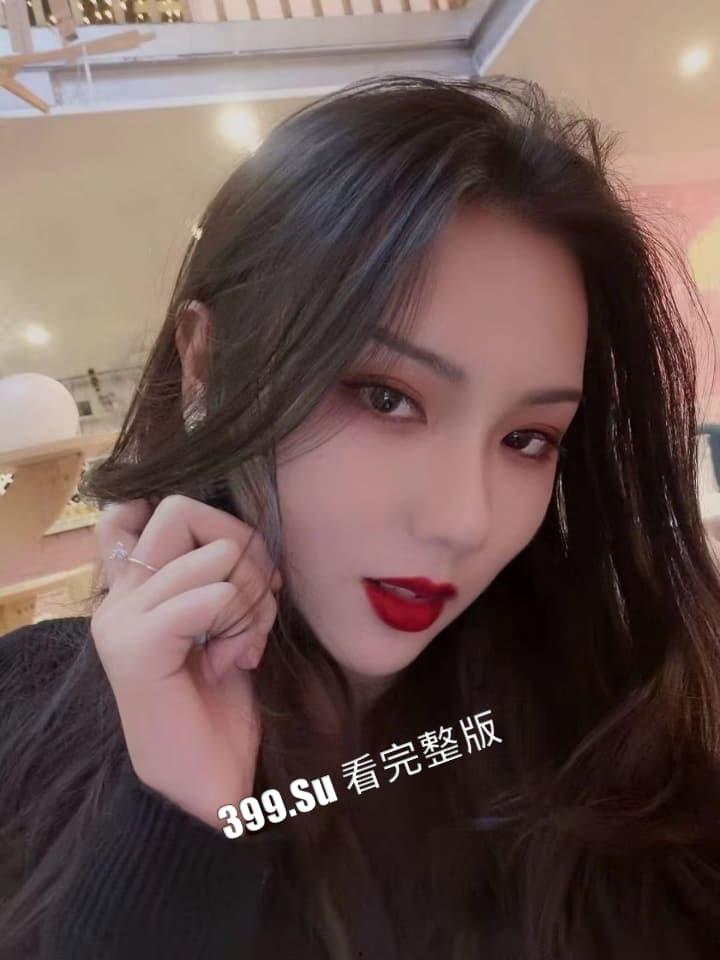 上海极品模特主持人 何姗姗 拍私房照被摄影师 PUA，疯狂吃鸡无套后入翘臀，模特界又多了一只母狗-2