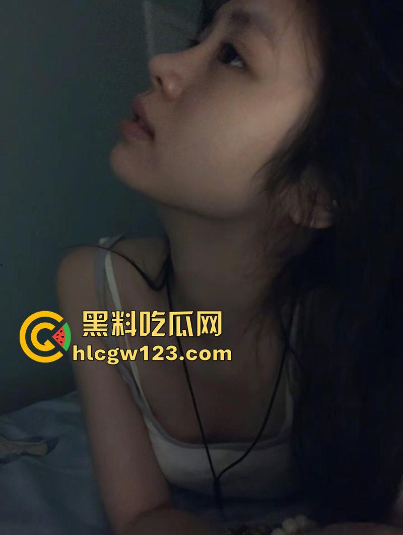 上戏翘臀女神【于子晏】，播音系24级骚母狗，背着男友网恋约炮，被当成母狗操还被曝光！-4