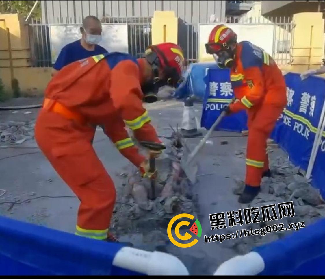 成都凯宾酒店打人柱 活生生打在水泥柱里 死不瞑目的残忍 现场视频流出-3