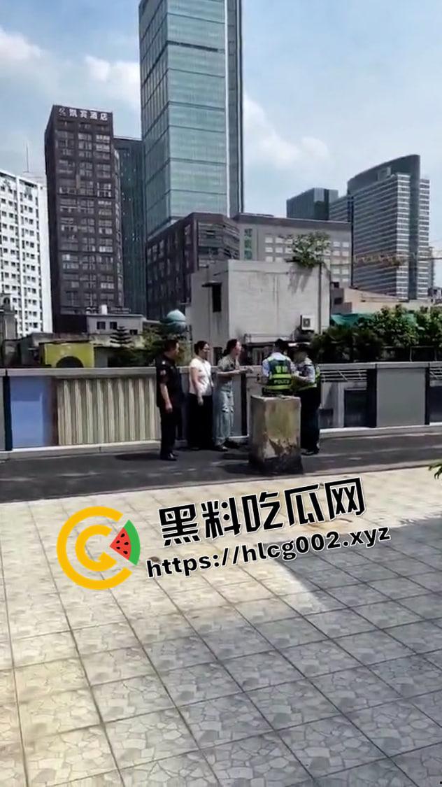 成都凯宾酒店打人柱 活生生打在水泥柱里 死不瞑目的残忍 现场视频流出-4