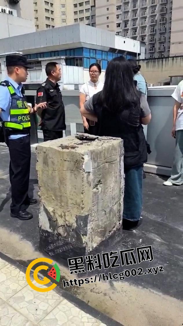 成都凯宾酒店打人柱 活生生打在水泥柱里 死不瞑目的残忍 现场视频流出-6