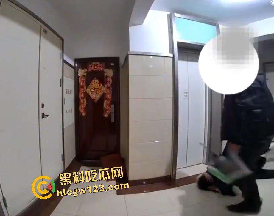 沈阳“窝瓜国王”家暴抖音【沉睡的猫.,】，女子下跪求饶仍被拳打脚踢，打完还被出轨抑郁导致流产！-5