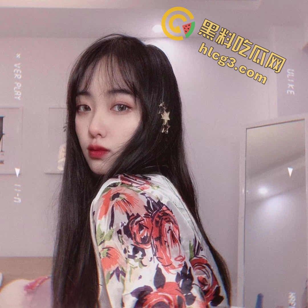 情侣自拍泄密！对镜自慰发给男朋友，男主鸡巴竟然有点短-3