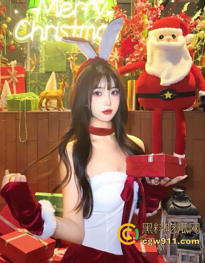 武汉神颜美女销售【刘家琪】暗骚反差玩露奶诱惑，骑术一流猛摇榨精，被拽发狠操，撅腚迎猛操！-1