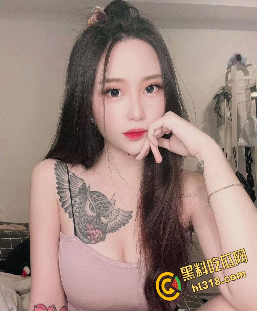 IG巨乳网红【lover】，贴心给男友乳交口交，饱满光泽的巨乳被各种揉捏，按在床上狠狠后入！！-3