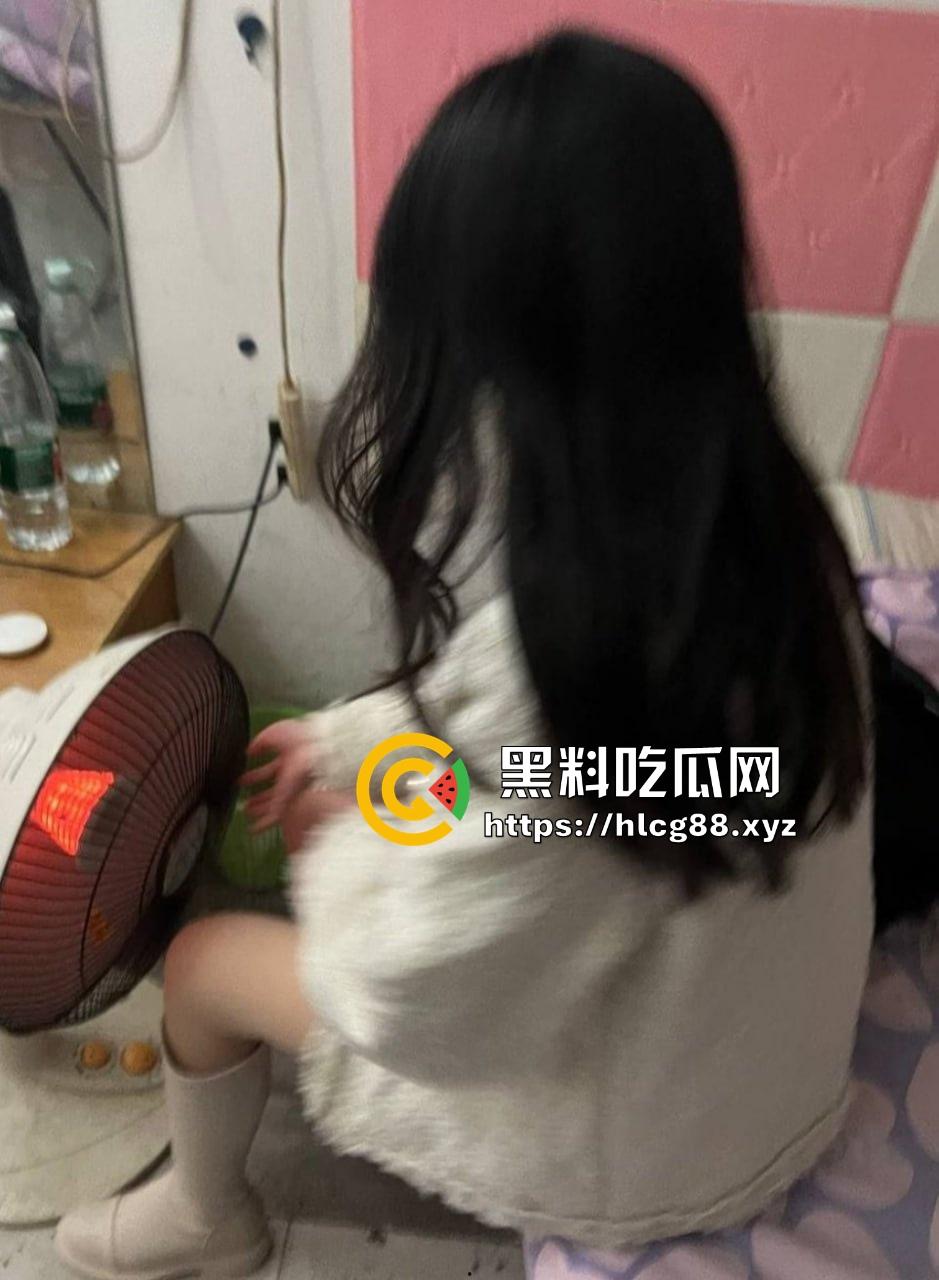 深圳龙岗东三村嫖客排队操嫩逼名鸡，扫街大神偷拍炸场，帽子叔叔硬着来抓！-5