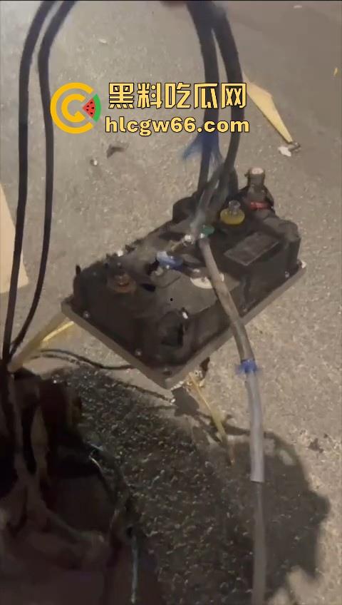 我只知道年少轻狂！小米Su7车主市区飙到180迈 躲闪不及将骑车的撞飞！-9