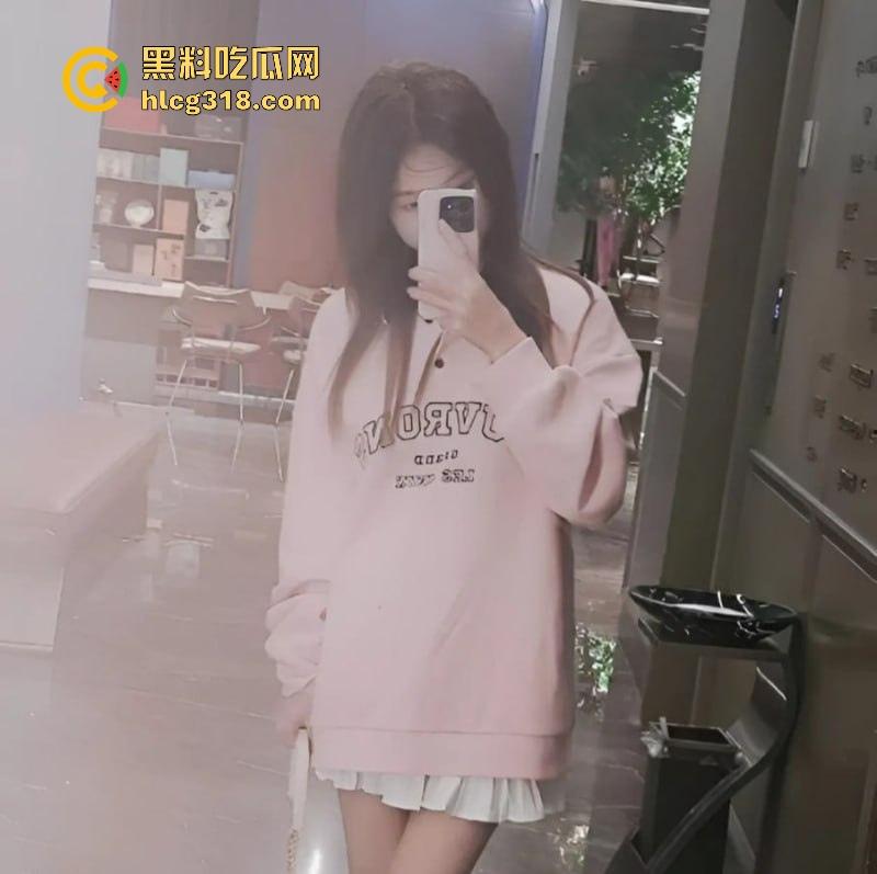 重庆高颜值美女【齐娇琪】极品尤物私拍流出，极品反差御姐露脸口交，性感身材粉嫩乳头骚穴惹火撩人！-3