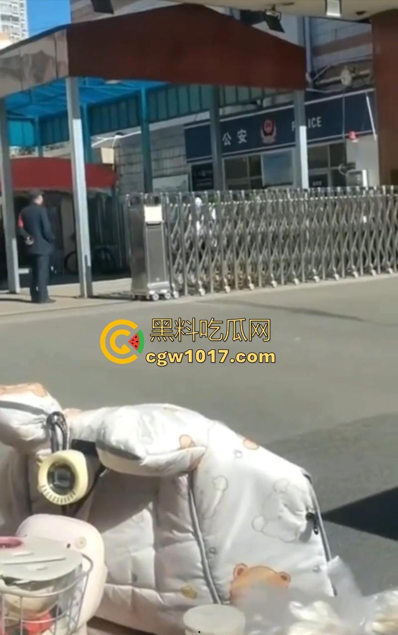 大同四中淀粉肠事件始末！女孩放学期间购买，副校长郭永乐没收人家家门钥匙，跟电动车钥匙，学生纷纷声讨支援！-6