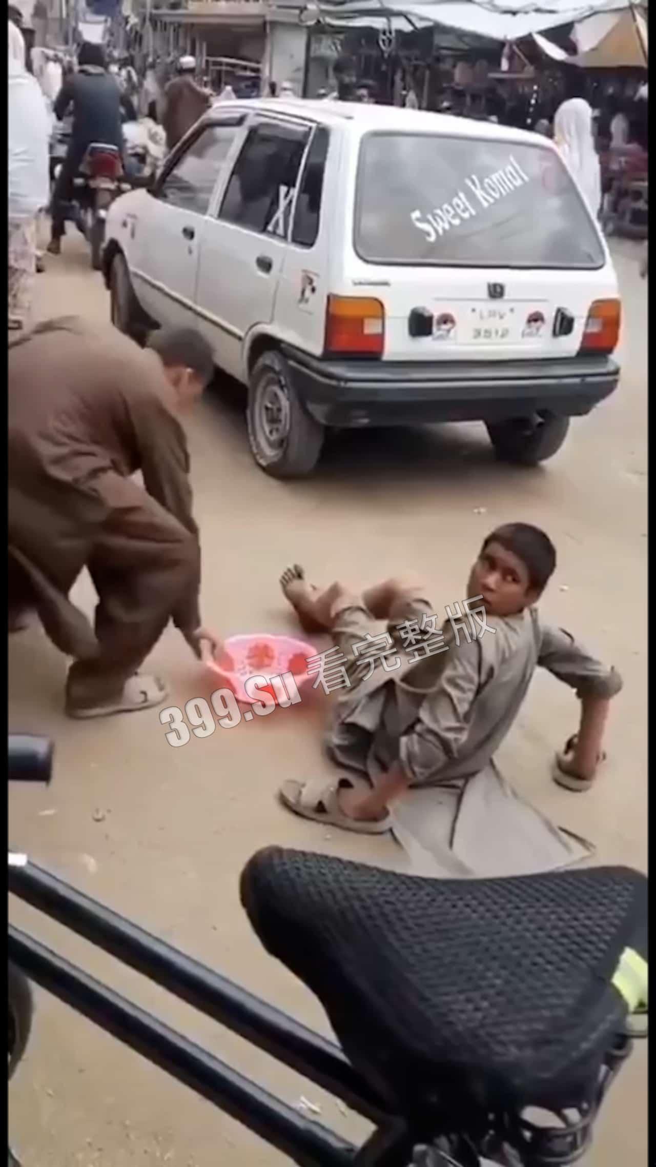 #猎奇 系列    人不能…至少不应该-1