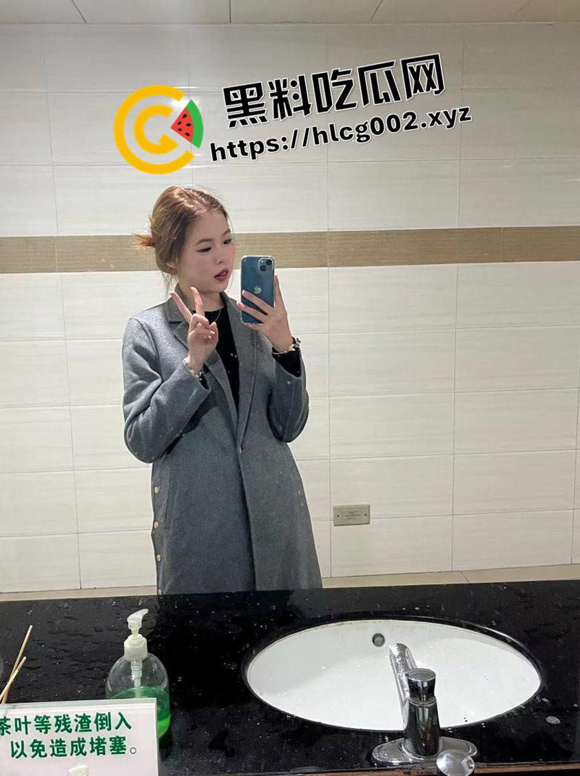 深圳电大微胖女大学生 文具塞逼勾引网友 口活一觉 蛋蛋都要吸出来了-8