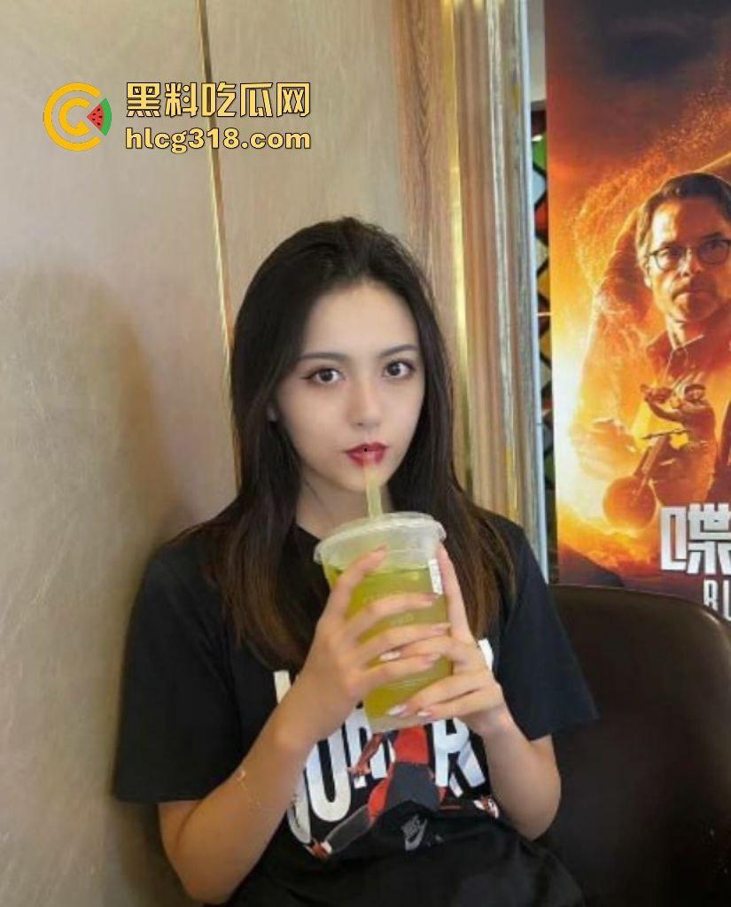 公司销售为了不被炒鱿鱼成M女性瘾成狂，被高管后入操到肩胛骨蝴蝶飞舞！-1