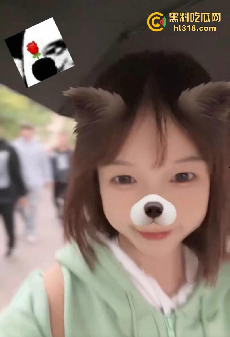 乖巧可爱学生妹还是遭黄毛得手，与小伙无套性爱露脸口交，我还是想不通！我到底是输在什么地方！-4