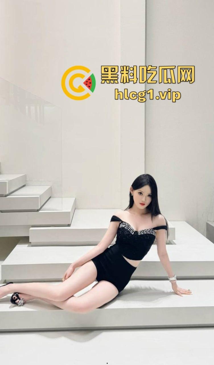 山东快手网红‘甜酱菜’直播露点录屏泄密！黑色情趣内衣下的性感诱惑曝光！-11