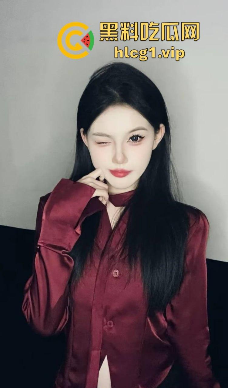 山东快手网红‘甜酱菜’直播露点录屏泄密！黑色情趣内衣下的性感诱惑曝光！-17