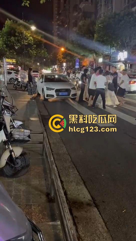 太原佳乐迪昨晚变命案现场！胖子钢棍砸人太阳穴，豪横劲一散瞬间懵了！-7