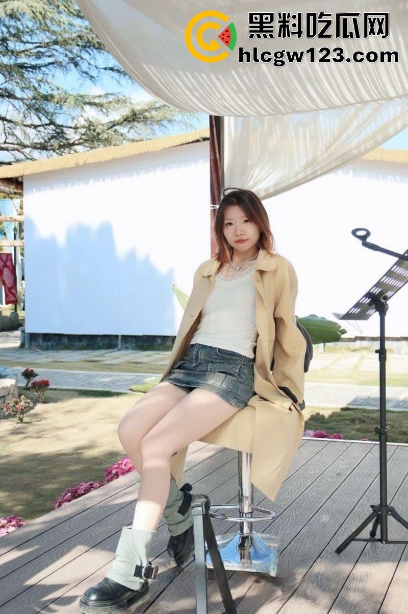 清纯肥臀反差学生妹，广东师范大学【刘文静】，酒店约炮秒变母狗，肥臀在猛烈抽插下淫水四溢！-2