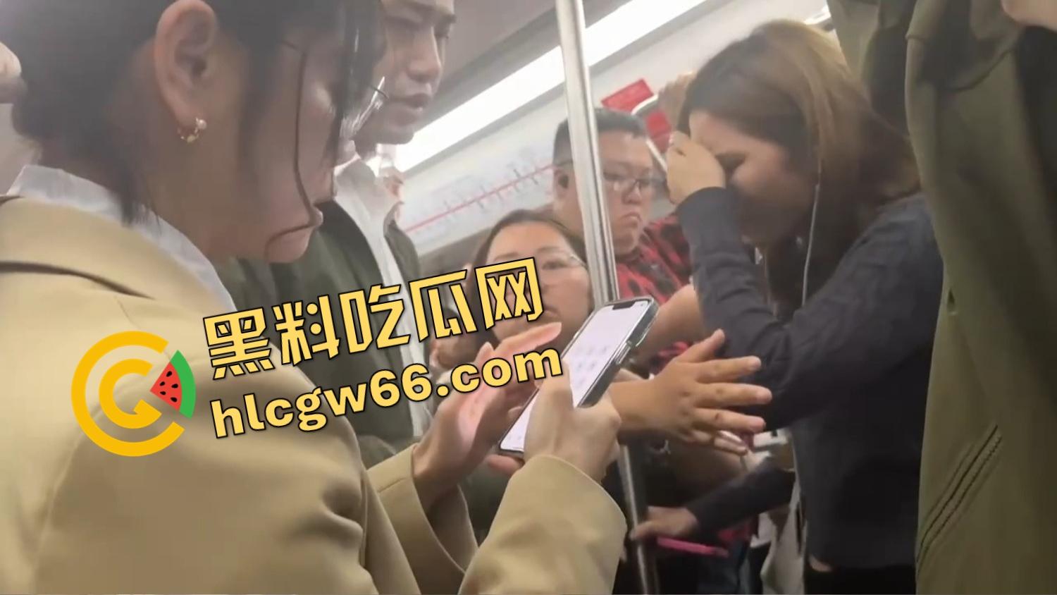 北京地铁飞机哥裤链一拉当场开演，结果精液飙偏射人屁股，妹子一边哭一边喊变态！-9