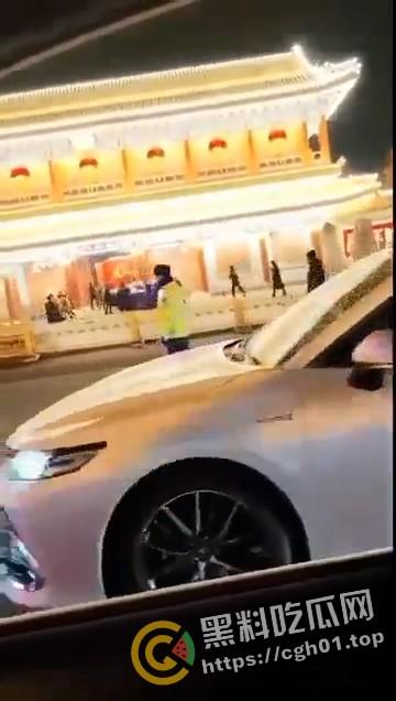 全网封禁！黑色轿车冲进中南海新华门事件原视频-3