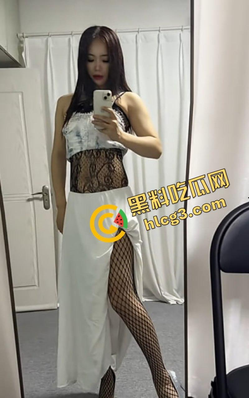 快手网红『元气学姐』全裸私拍流出，劲爆私拍暴露双重反差，脸穴同框自慰震撼爆料！-9