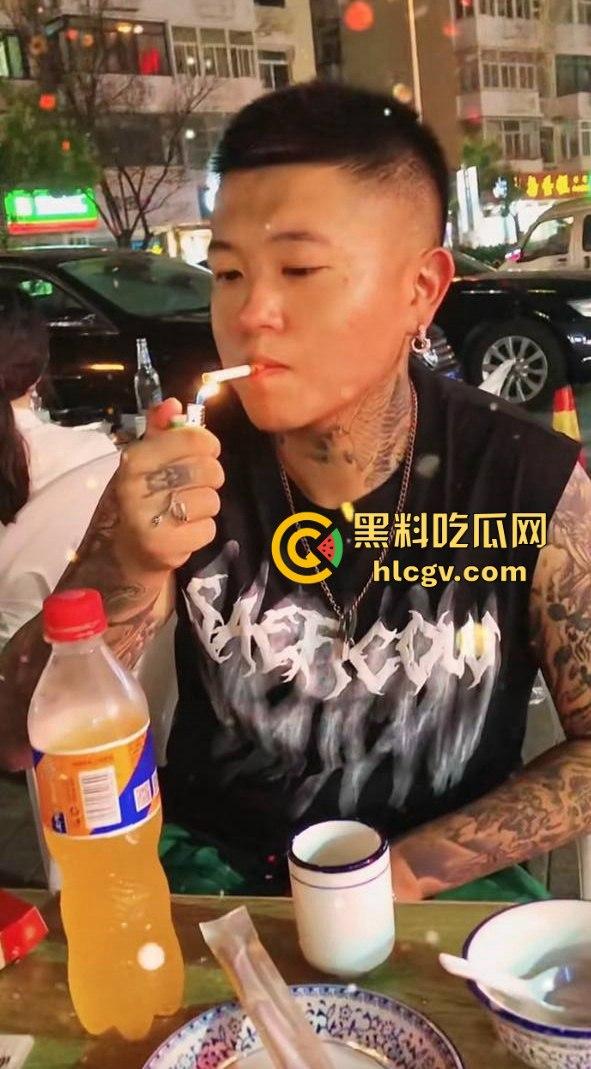 朋友圈成了血腥展示场？王湳权手刃女友后发朋友圈，画面直击心灵，血腥内容慎入！-3