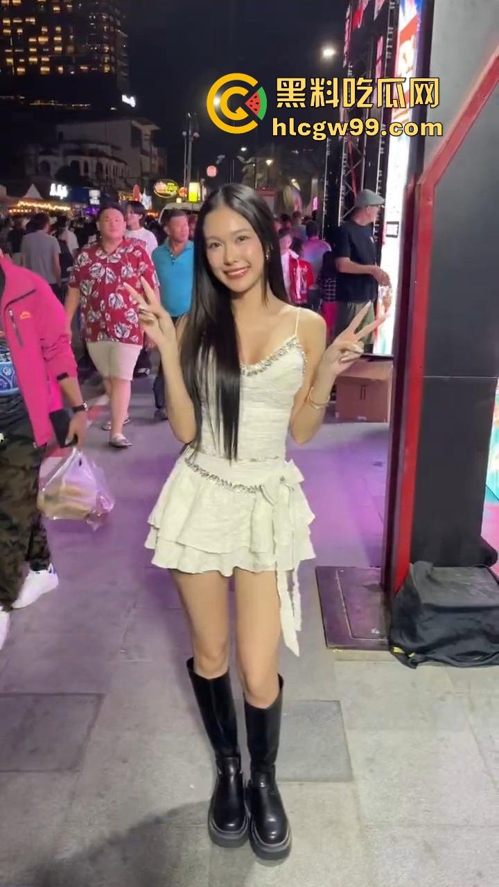 泰国红灯区的美女都快饿死了？少了国人宠爱，只能天天吃洋屌，一点中餐吃不到，摸下面看GG还是MM直接验货！-4