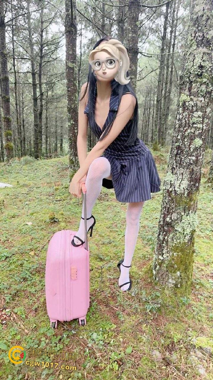 帮小姨子搬东西,小母狗竟用骚逼回报 ,高跟鞋开档白丝抠逼自慰,车震无套中出白虎嫩穴,干的白浆流一地!-4