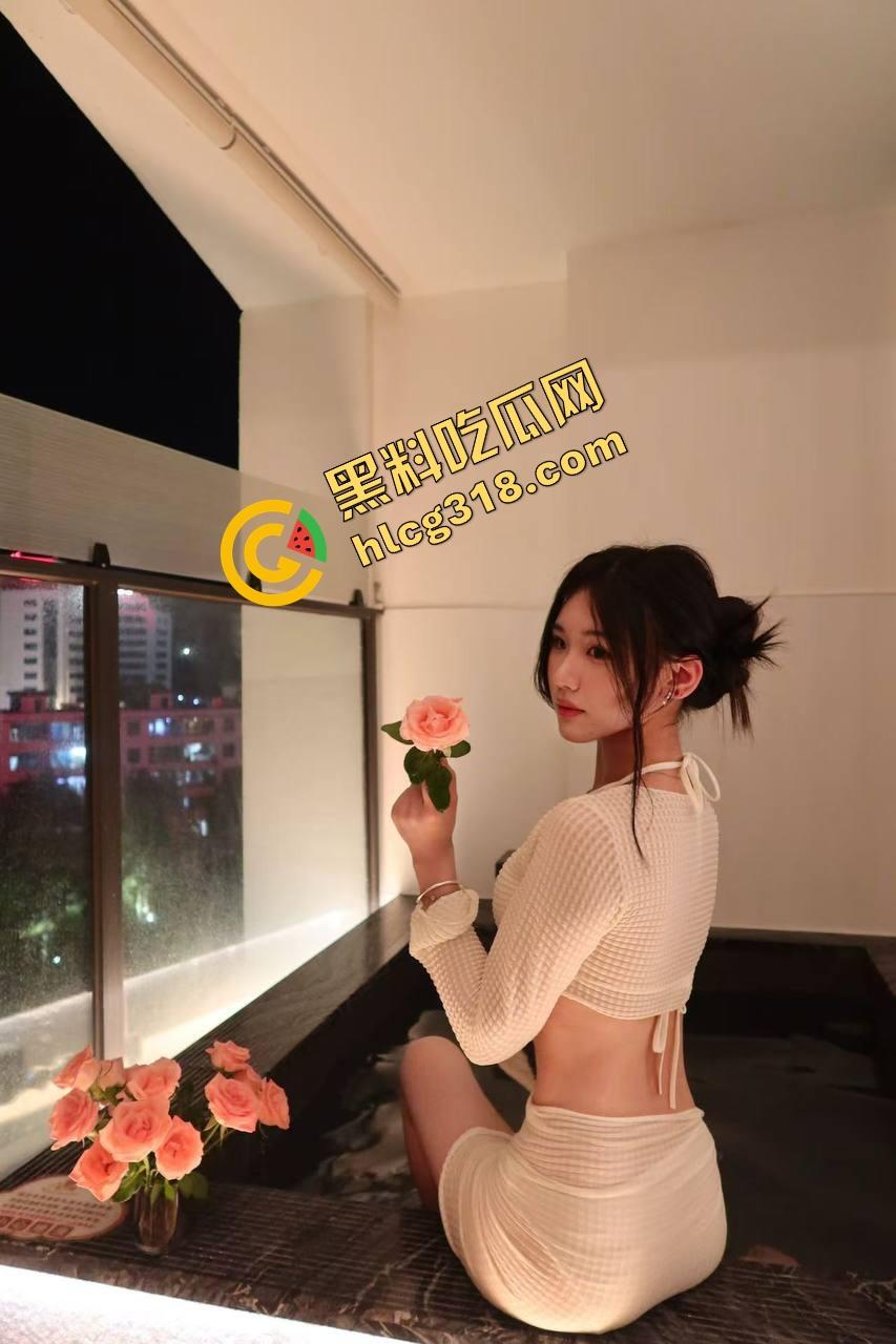 苏州银行职员人妻『王若涵』私下口活绝技流出,深喉舔蛋配合流口水舔蛋深喉服务一条龙,这种服务谁能不爱?-2