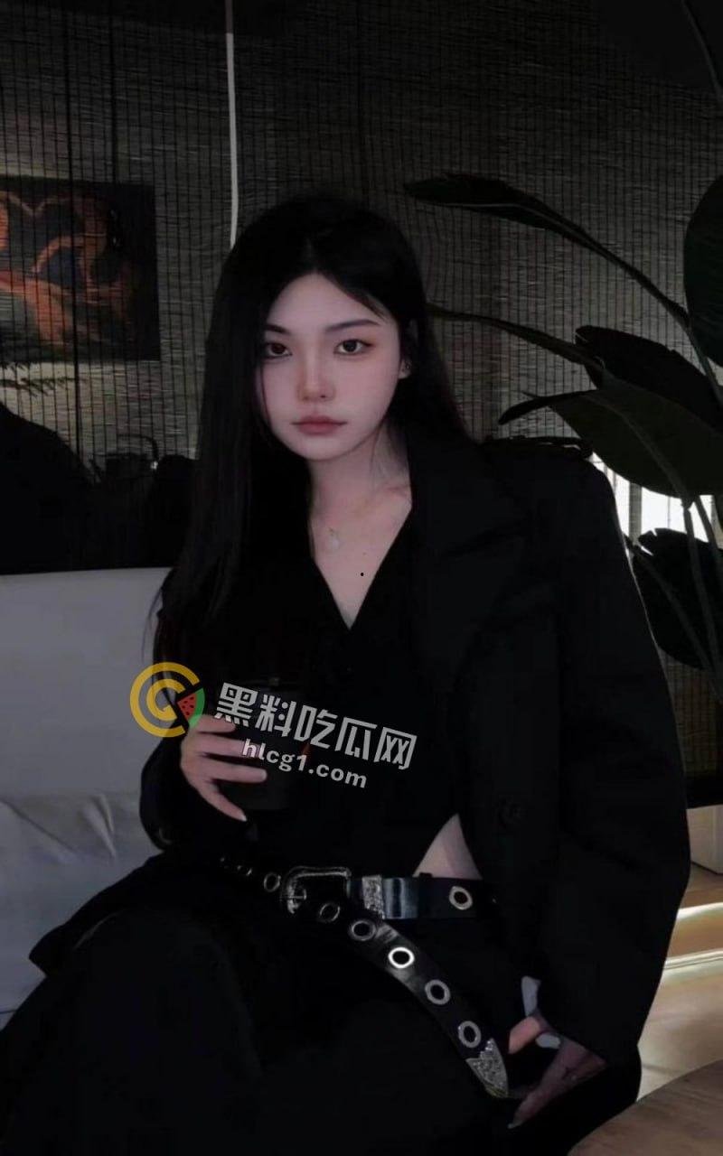 大神约啪大学艺校小仙女,偷拍曝光气质美女的母狗秘密一面!-3