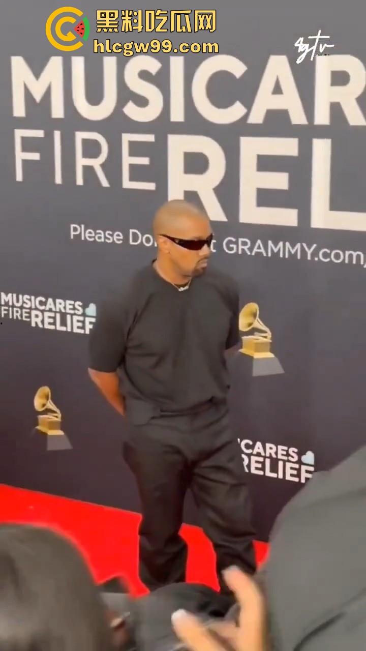 侃爷的老婆在格莱美颁奖典礼造型曝光，一次比一次严重了，基本全裸了，这是侃爷有绿帽倾向还是比安卡有暴露癖？-8