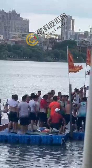 东莞高埗惊现神秘龙舟大战，竞技变身实战，究竟谁在操控背后？-4