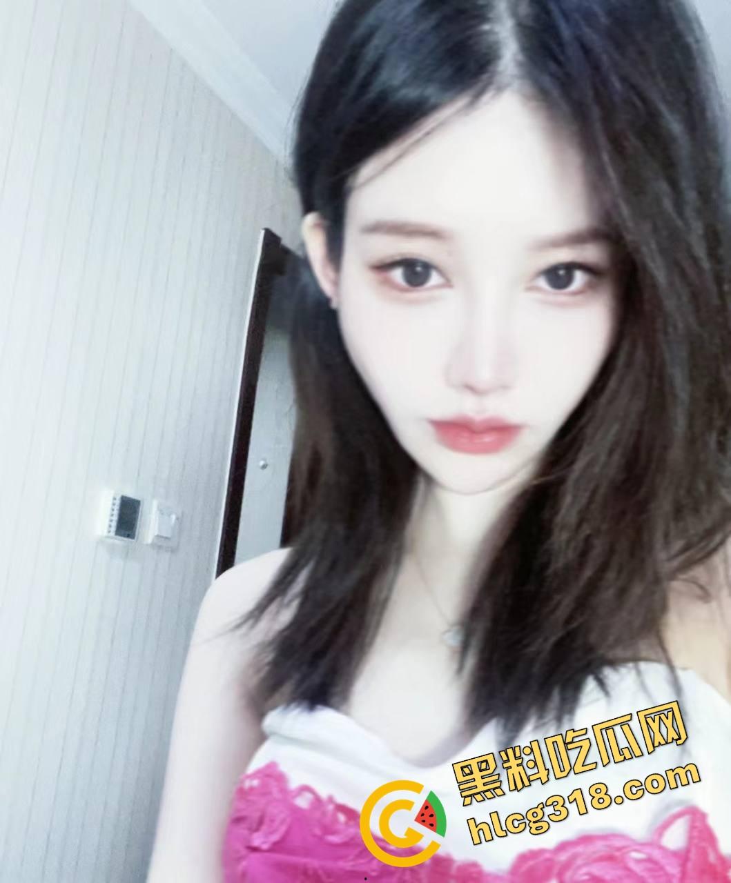 酒店财务黑丝姐姐斗地主玩到一半被约厕爆操，无套直捣深处揉穴揉到喷尿，不需要润滑油骚货就是不一样！-2