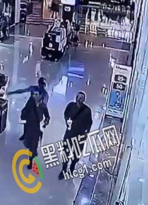 巴勒斯坦男子 在以色列北布城市卡梅尔的商场中行刺两名以色列士兵 随后被步枪扫射打死-2