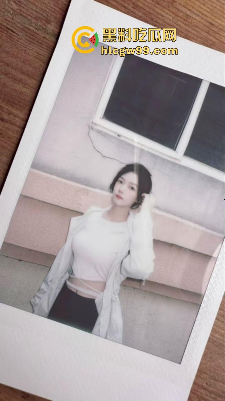 瓦房店高级中学反差小母狗【晨佳】青春年华爱上美味大鸡巴,淫荡吸蛋舔屌口爆内射!独家曝光!-2