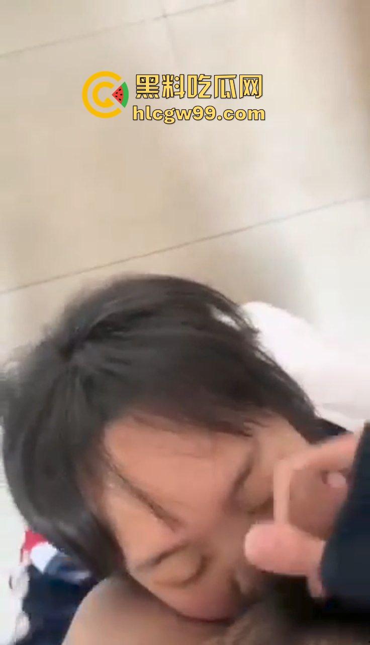 瓦房店高级中学反差小母狗【晨佳】青春年华爱上美味大鸡巴,淫荡吸蛋舔屌口爆内射!独家曝光!-7