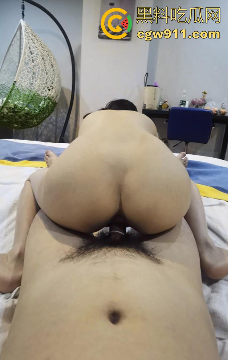 浙江湖州师范学院【王欣桐】表面清纯私下风骚，主动献身网恋男友，被其炫耀泄密私拍，搞得全校皆知彻底出名！-12