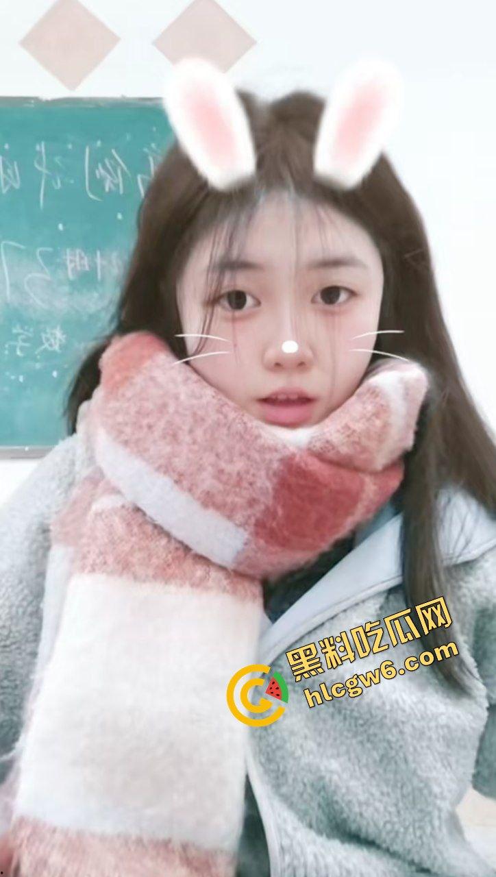 普宁职业技术学校反差高三学生妹『江惠雯』毕业与社会混混激情干炮 淫荡口爆后入！独家曝光流出！-2