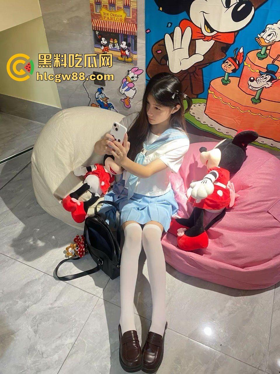 真实约炮福州清纯反差女高【林颖】高三就下海做鸡兼职卖淫，500一炮超实惠中出嫩妹！-3