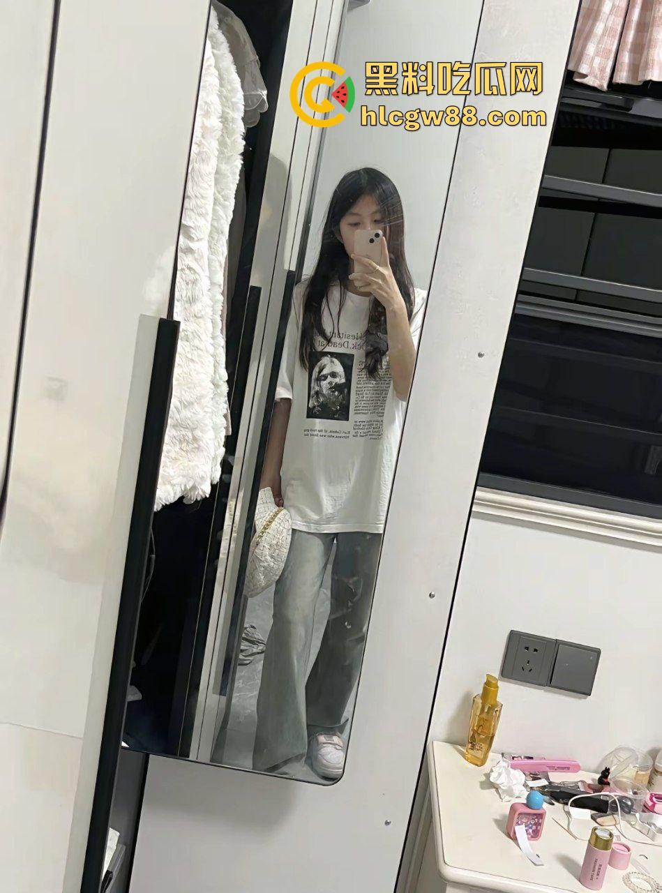 真实约炮福州清纯反差女高【林颖】高三就下海做鸡兼职卖淫，500一炮超实惠中出嫩妹！-5