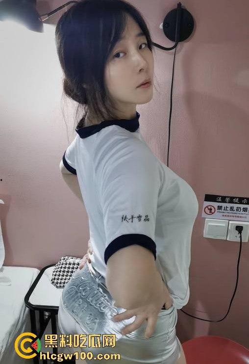 快手极品巨乳美女网红【雪晶】不雅视频流出，自慰私拍巨乳女上乘骑令人窒息。-7