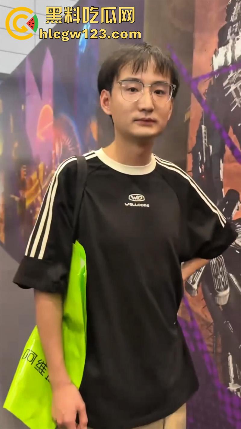 肘击猥亵袭胸大师，冒充摄影师咸猪手摸奶，结果翻车被抓，视频拍下全过程，还真是够猥琐呢！-5