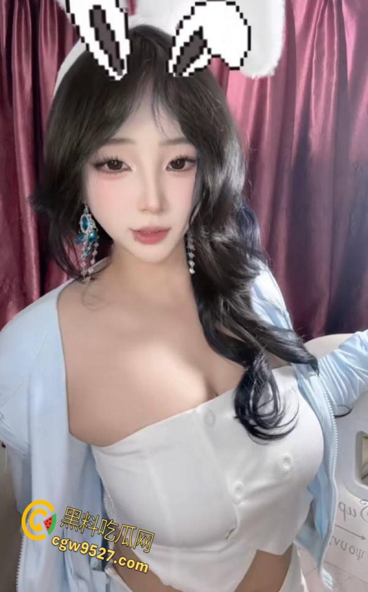 抖音巨乳网红【牛老师】，金主定制视频泄露，御姐女神跪舔水晶巨物，狂扣骚穴潮吹喷射爽炸 !-4