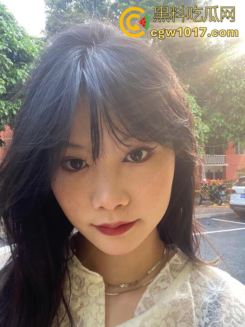 烟大海洋学院大二母狗【王玥】，背着男友跟学长约炮，抓着双马尾后入蜜桃臀，这别人的车就得站起来蹬！-1