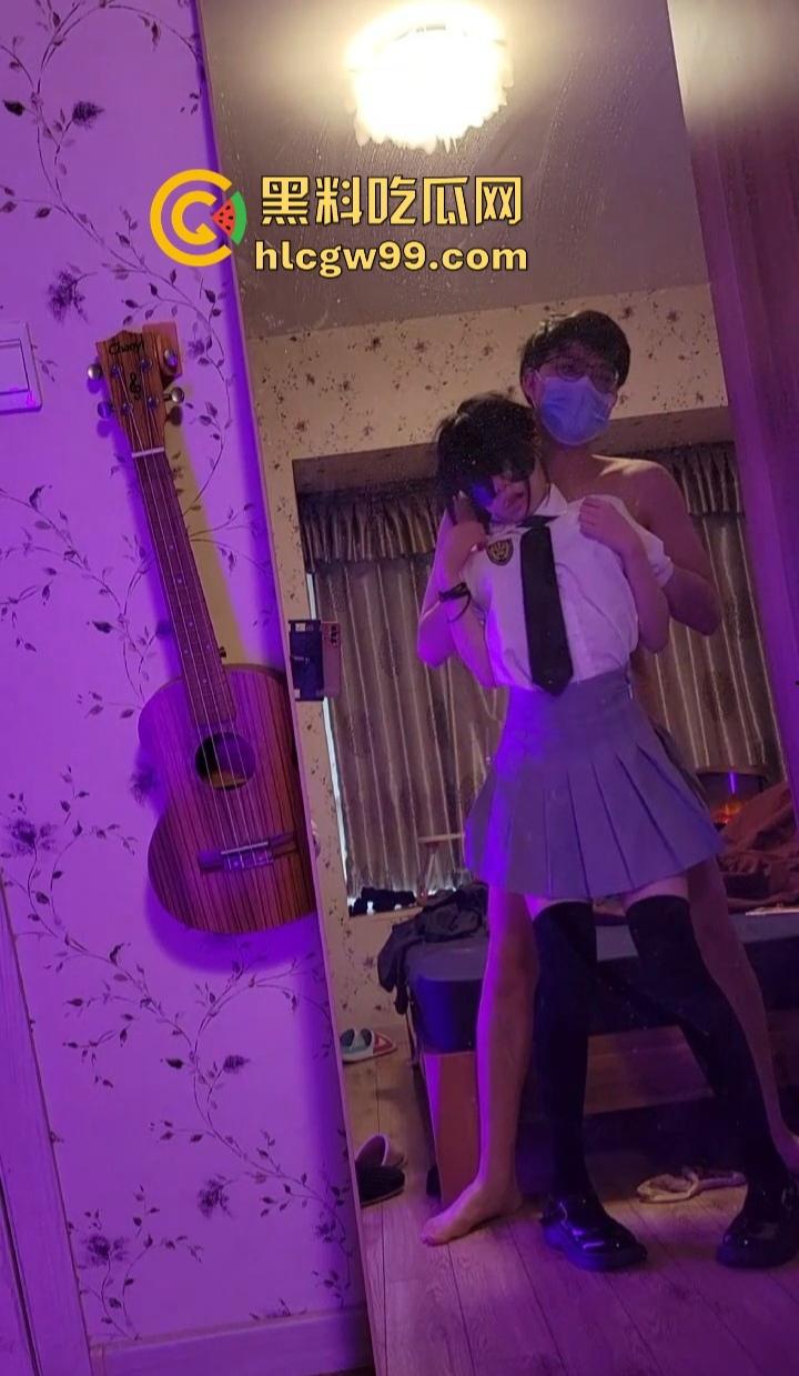 杭州大一JK学妹『钱薇婷』酒吧兼职不卖酒专卖逼，工作变性奴试用期，金主约炮玩SM，蹬逼蹬到鸡巴都脱皮！-14