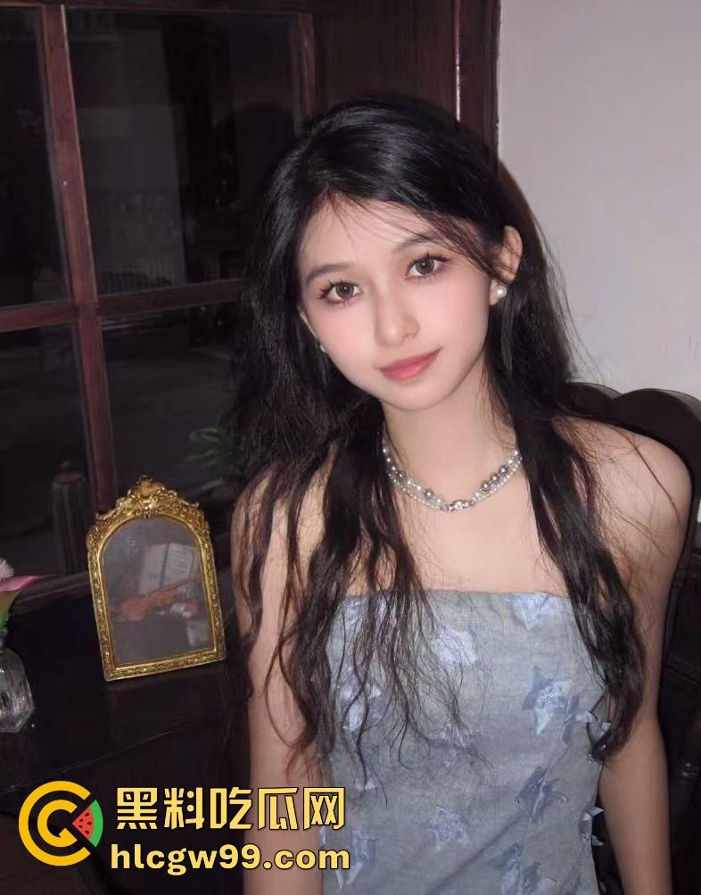 安徽师范大学女大学生【蒋弱弱】情趣内衣自拍骚照,酒店全裸自拍,最爱被大鸡巴从后面怼穿!-4